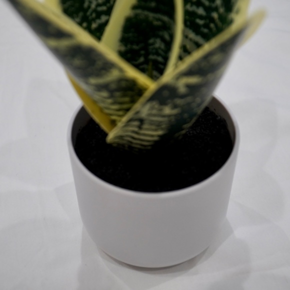 1 PC Fake Snake Plant In Pot Artificial Faux Plant - Picture 3 of 8